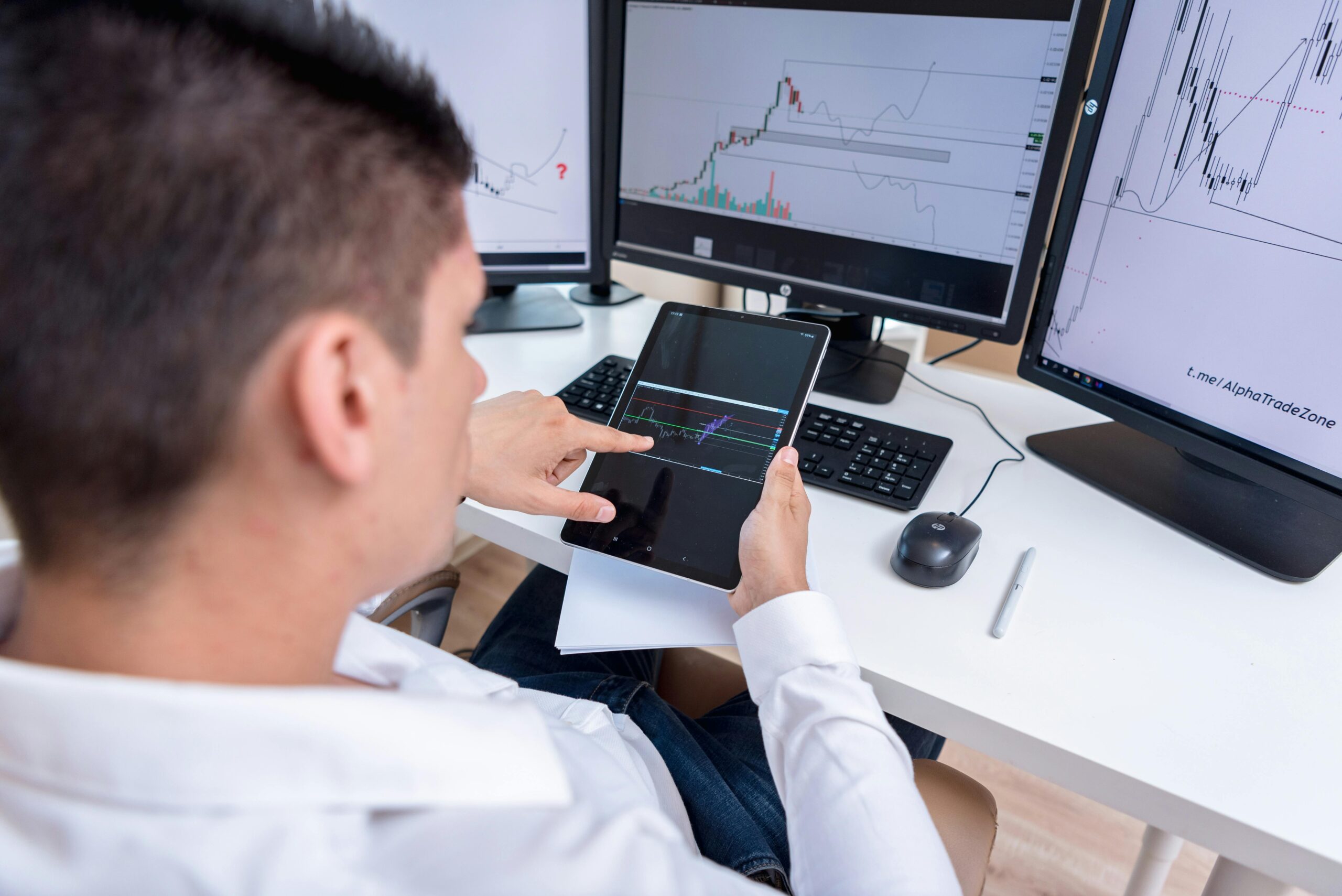 Harnessing Herds: Smarter Market Moves